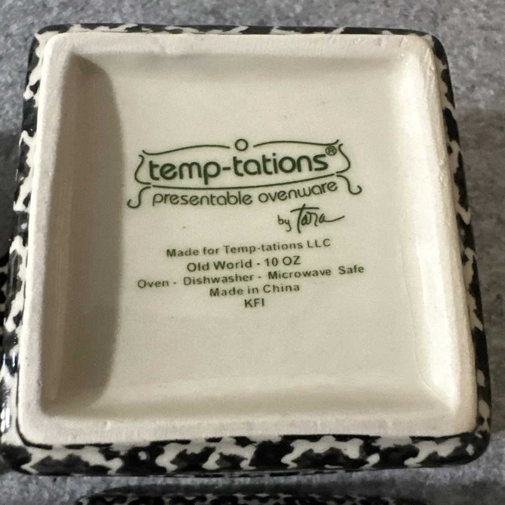 Temptations by Tara Old World Black 10 oz Ramekins Bakers set of 4 W/ Black Lids